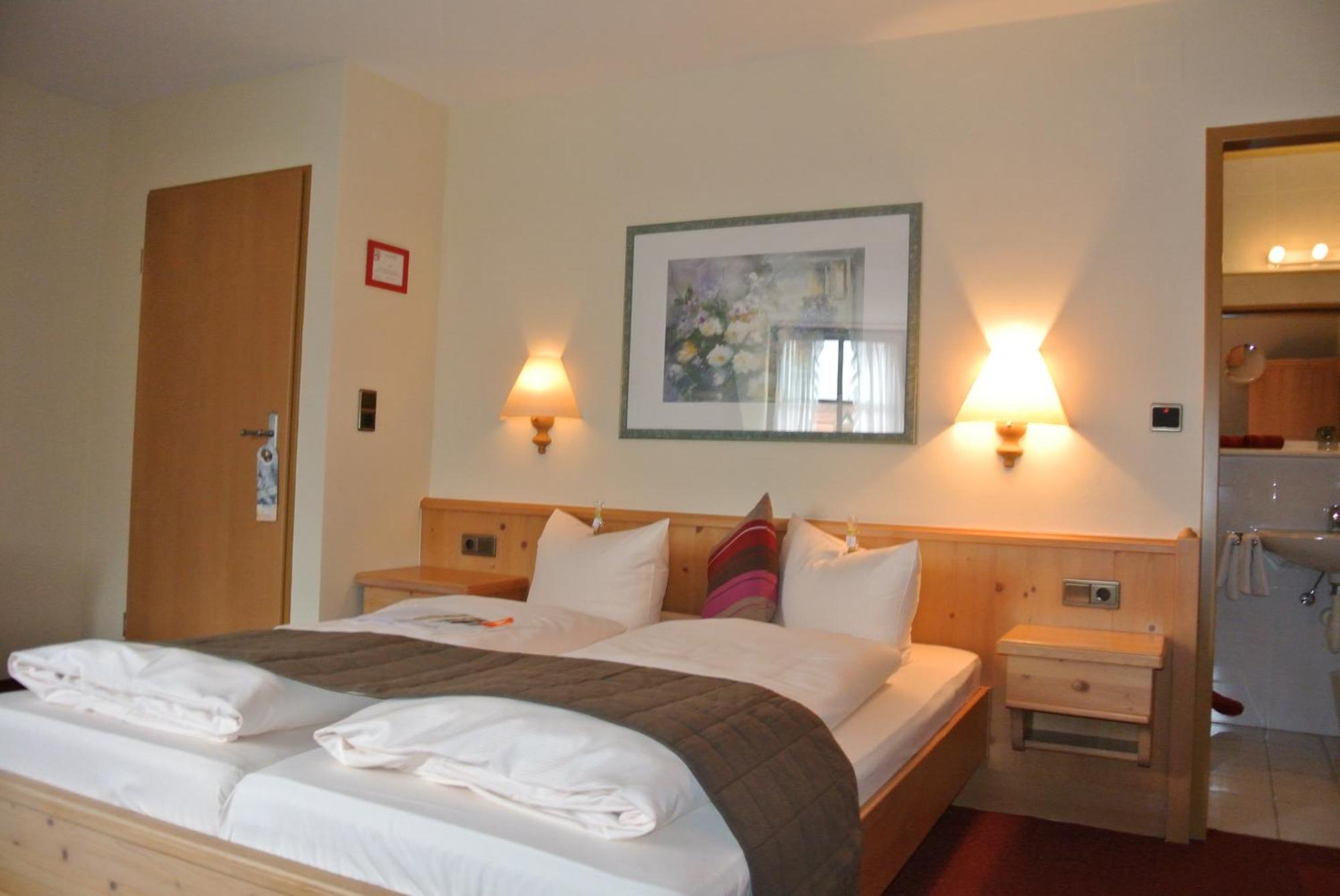 Akzent Hotel Am Bach Dettelbach Kültér fotó