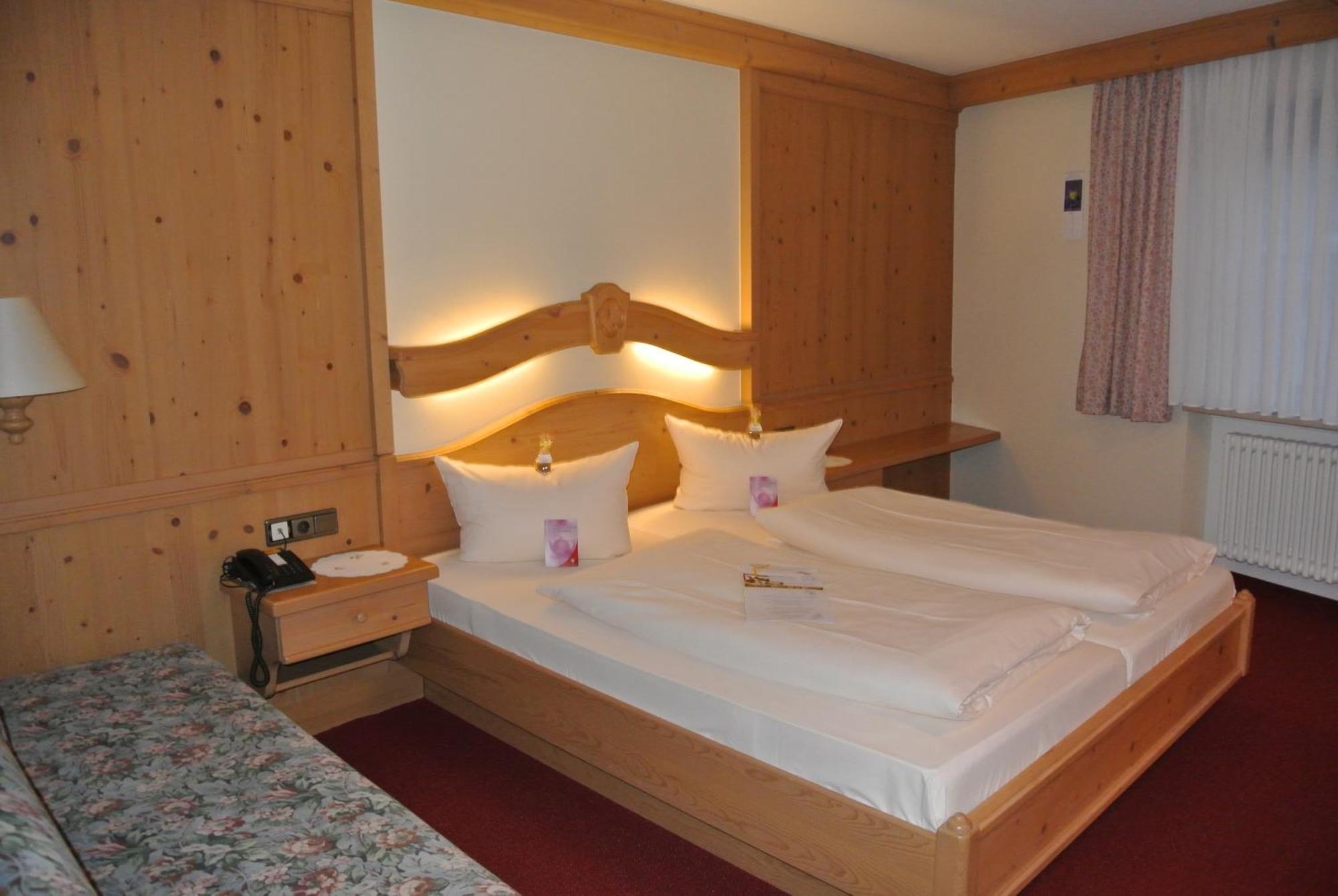 Akzent Hotel Am Bach Dettelbach Kültér fotó