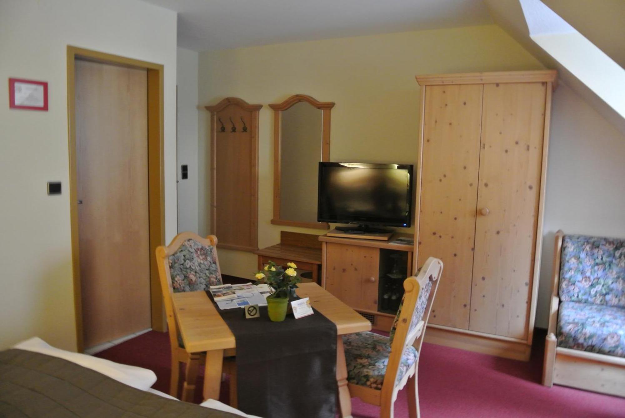 Akzent Hotel Am Bach Dettelbach Kültér fotó
