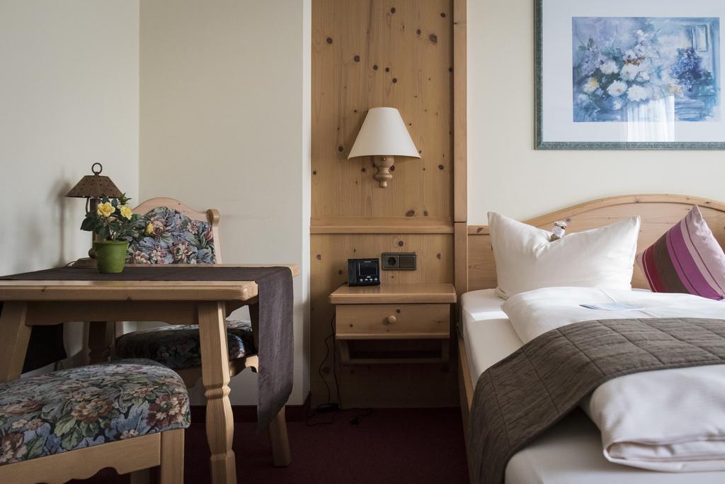 Akzent Hotel Am Bach Dettelbach Kültér fotó