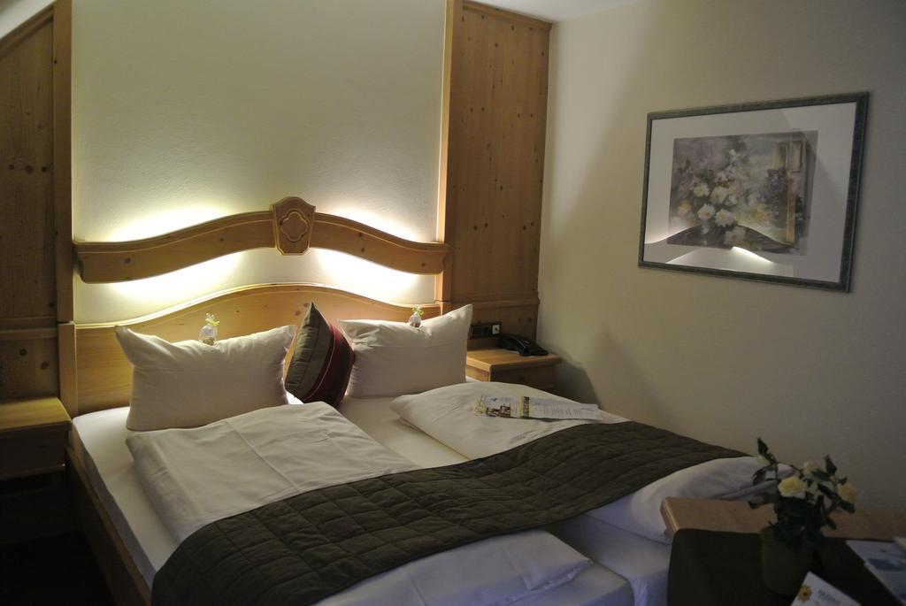 Akzent Hotel Am Bach Dettelbach Kültér fotó